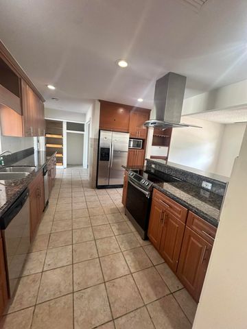 201 NE 30TH Street, Boca Raton, FL 33431
