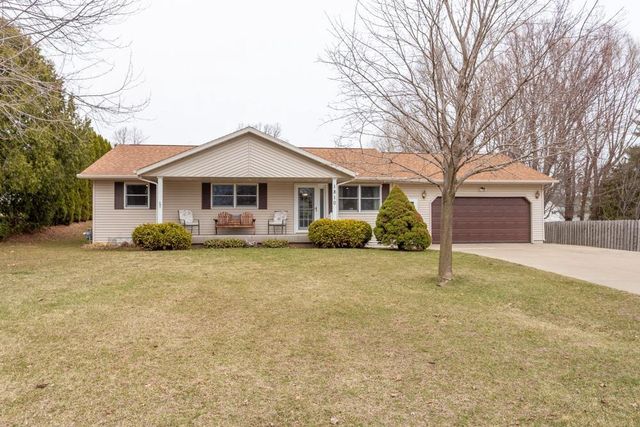 1810 15th Street, Hazel Green, WI 53811