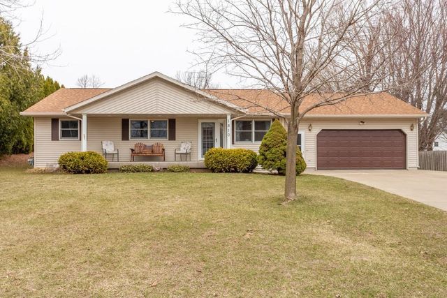 1810 15th Street, Hazel Green, WI 53811