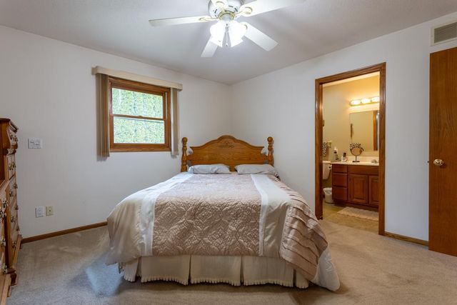 1810 15th Street, Hazel Green, WI 53811