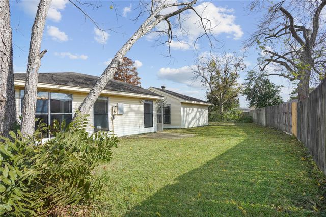 2846 Mayflower Landing Court, Webster, TX 77598