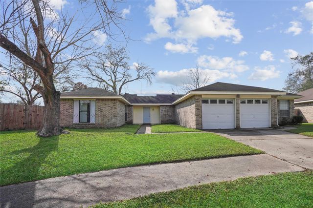 2846 Mayflower Landing Court, Webster, TX 77598