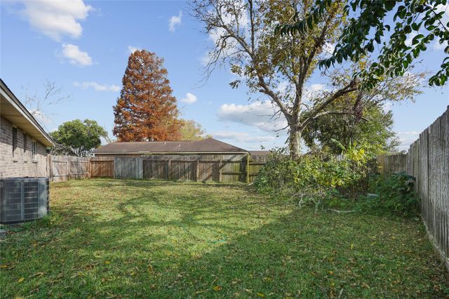 2846 Mayflower Landing Court, Webster, TX 77598