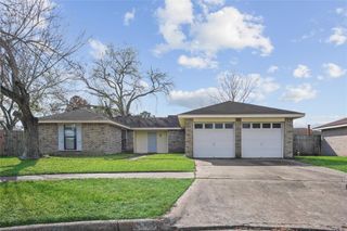 2846 Mayflower Landing Court, Webster, TX 77598
