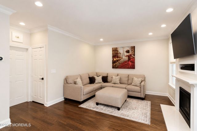 183 Shinnecock Drive, Manalapan, NJ 07726
