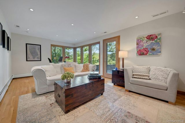 1 Leone Close, Scarsdale, NY 10583
