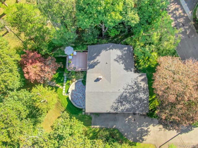 1 Leone Close, Scarsdale, NY 10583