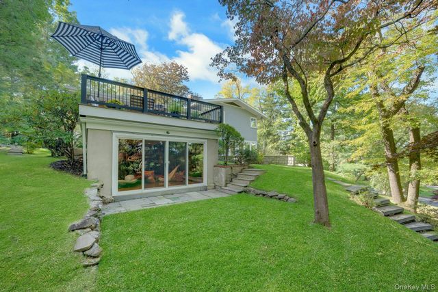 1 Leone Close, Scarsdale, NY 10583