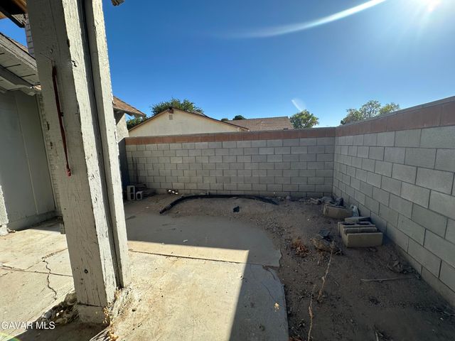 1111 Caperton Street, Lancaster, CA 93535