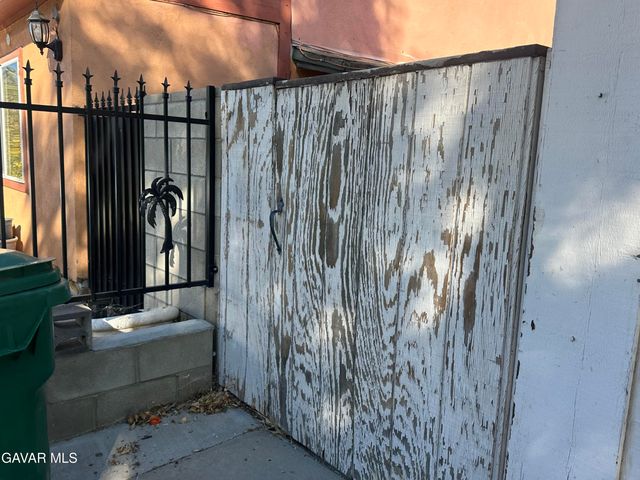 1111 Caperton Street, Lancaster, CA 93535