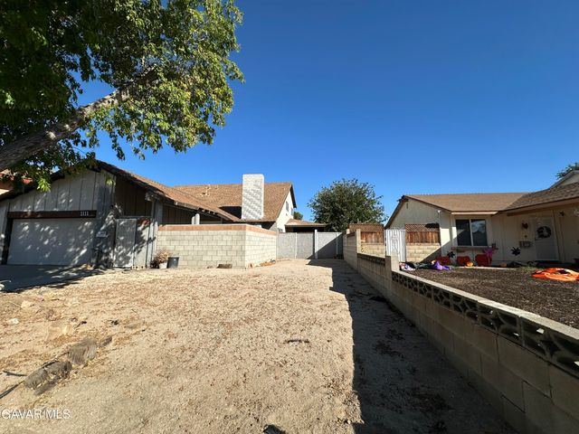 1111 Caperton Street, Lancaster, CA 93535