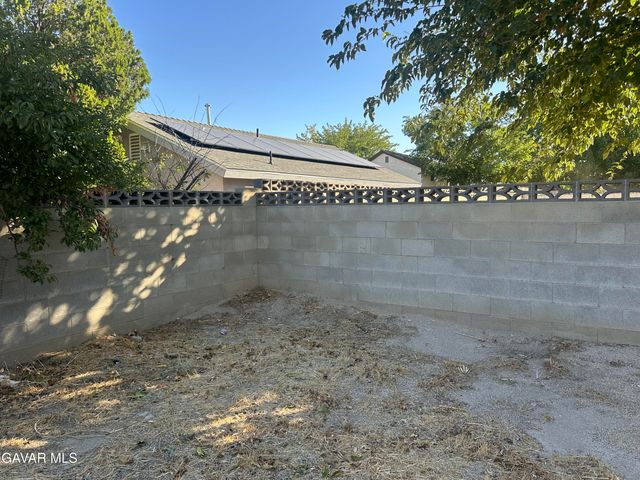 1111 Caperton Street, Lancaster, CA 93535