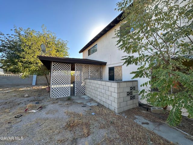 1111 Caperton Street, Lancaster, CA 93535