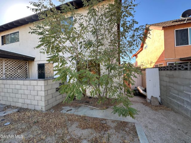 1111 Caperton Street, Lancaster, CA 93535