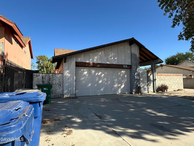 1111 Caperton Street, Lancaster, CA 93535