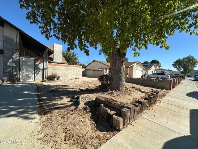 1111 Caperton Street, Lancaster, CA 93535