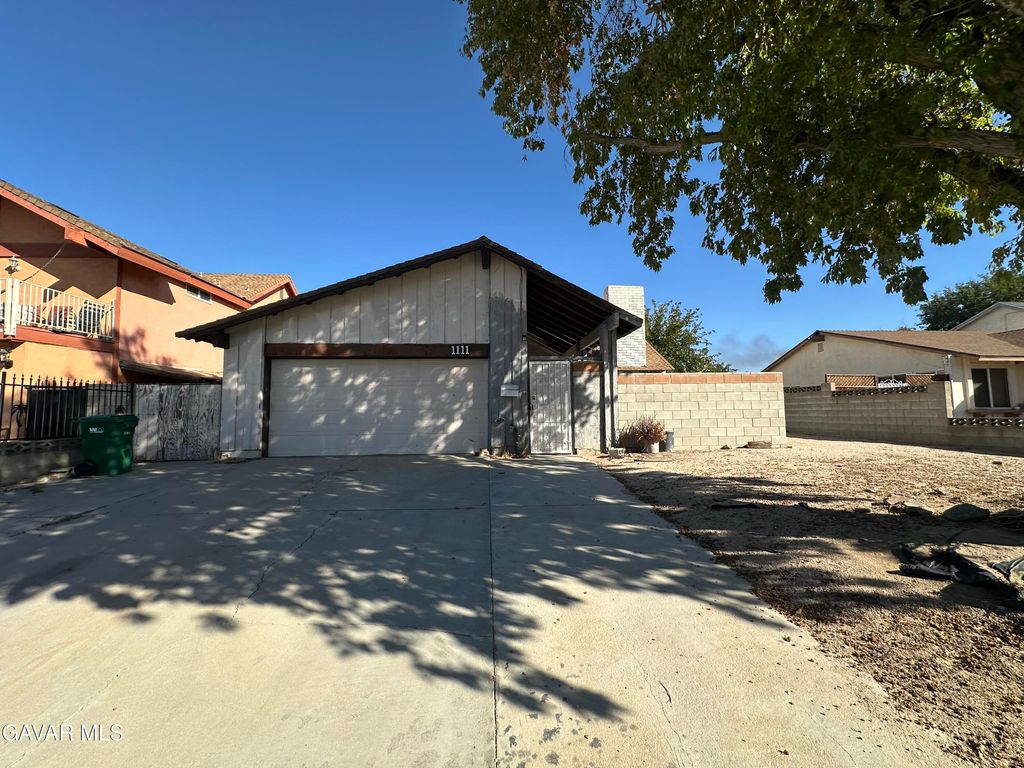 1111 Caperton Street, Lancaster, CA 93535