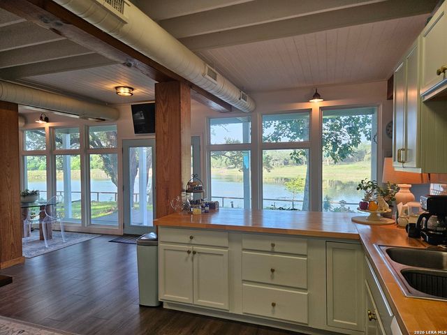 1676 Lake Dr, Spring Branch, TX 78070