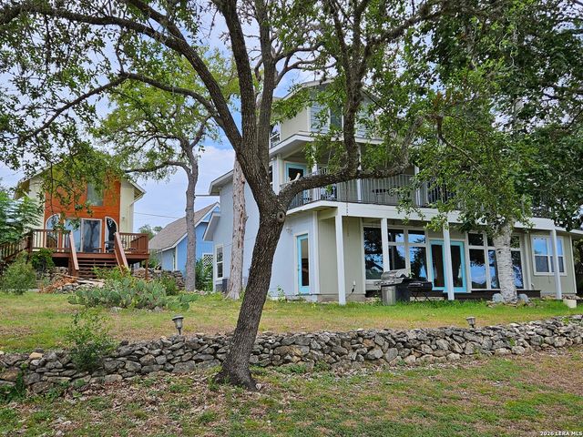 1676 Lake Dr, Spring Branch, TX 78070