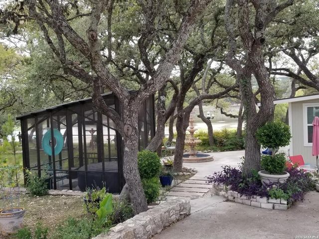 1676 Lake Dr, Spring Branch, TX 78070