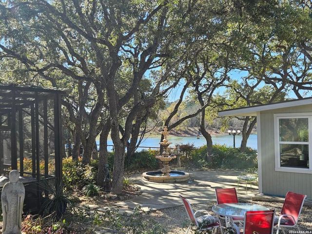 1676 Lake Dr, Spring Branch, TX 78070