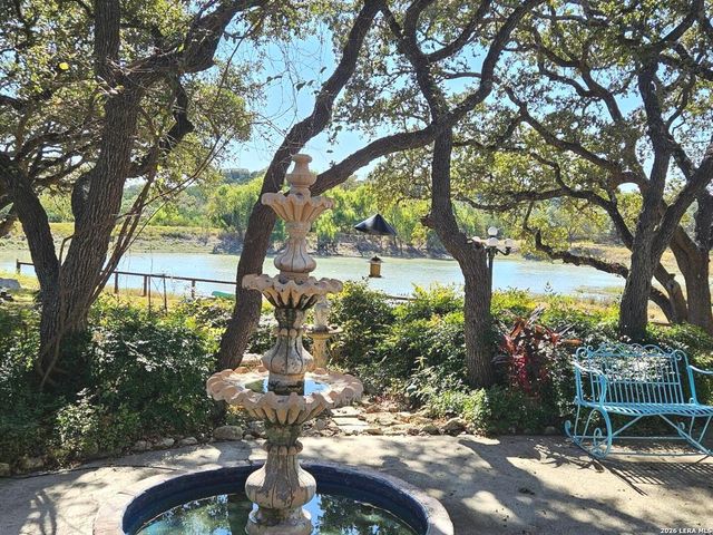 1676 Lake Dr, Spring Branch, TX 78070