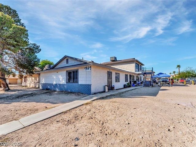 1641 North Lamont Street C, Las Vegas, NV 89115