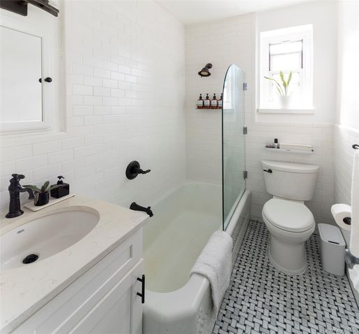 5 Midland Gardens 2H, Bronxville, NY 10708