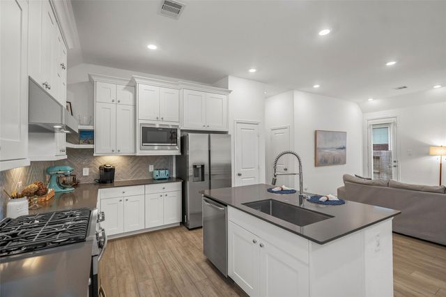 35440 Woodtrace Circle, Pinehurst, TX 77362