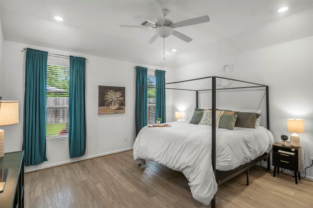 35440 Woodtrace Circle, Pinehurst, TX 77362