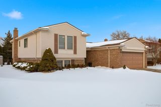 13853 Deepwood Court, Sterling Heights, MI 48312