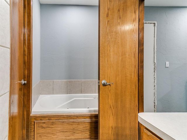341 E Plantation Terrace, Mustang, OK 73064
