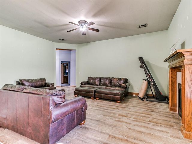 341 E Plantation Terrace, Mustang, OK 73064