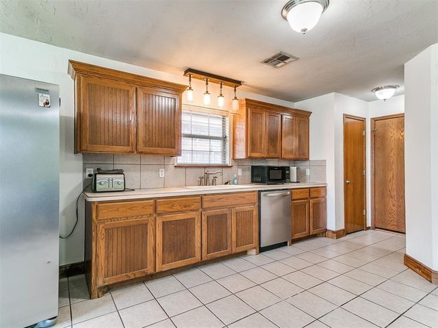 341 E Plantation Terrace, Mustang, OK 73064