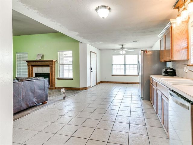 341 E Plantation Terrace, Mustang, OK 73064