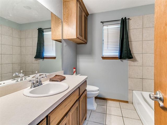 341 E Plantation Terrace, Mustang, OK 73064