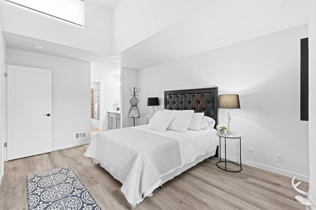 8170 Westwood Drive 22, Gilroy, CA 95020