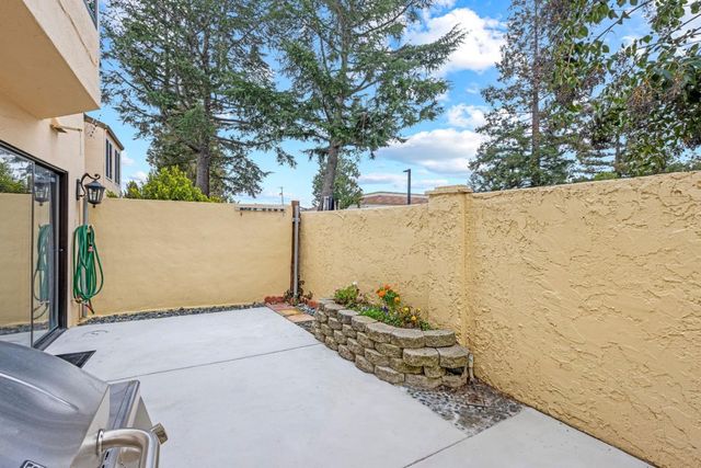 8170 Westwood Drive 22, Gilroy, CA 95020