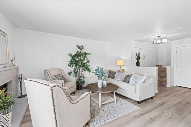 8170 Westwood Drive 22, Gilroy, CA 95020