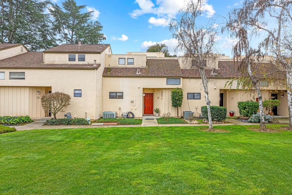 8170 Westwood Drive 22, Gilroy, CA 95020