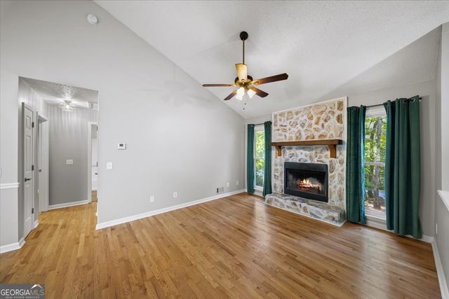1528 Oakleaf Drive, Auburn, GA 30011
