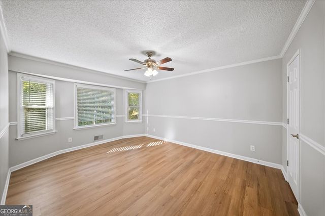 1528 Oakleaf Drive, Auburn, GA 30011