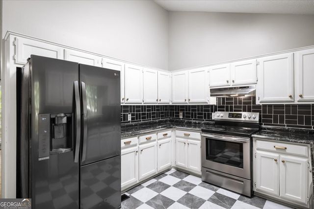 1528 Oakleaf Drive, Auburn, GA 30011