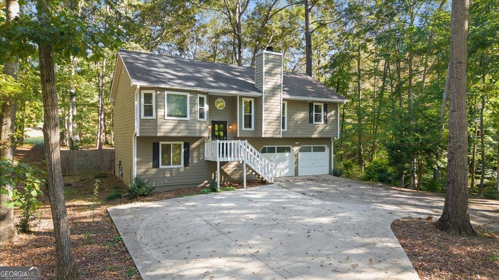 1528 Oakleaf Drive, Auburn, GA 30011