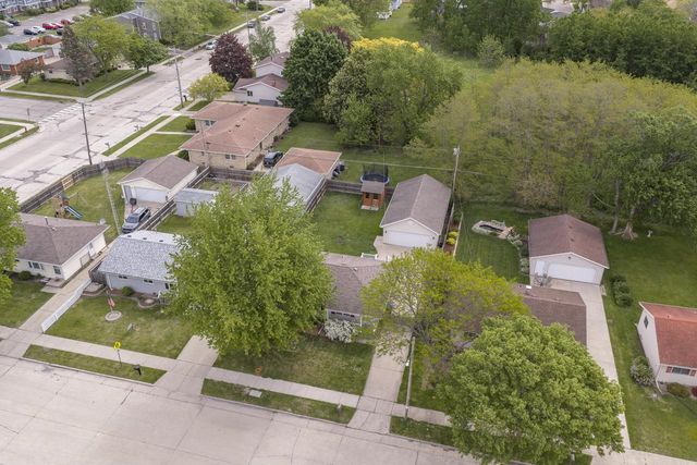 1515 19th AVENUE, Kenosha, WI 53140