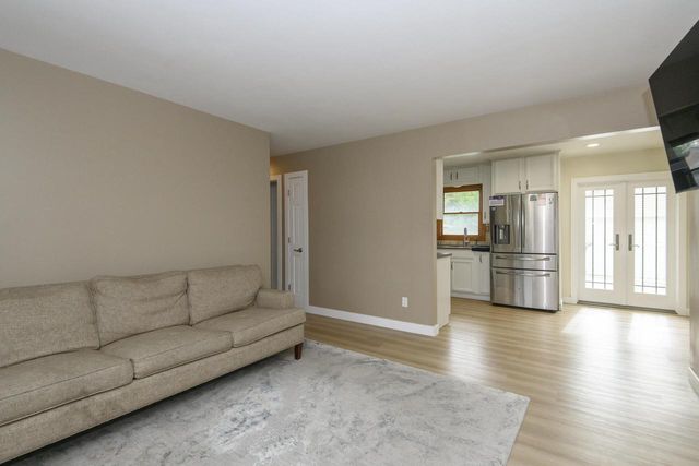 1515 19th AVENUE, Kenosha, WI 53140
