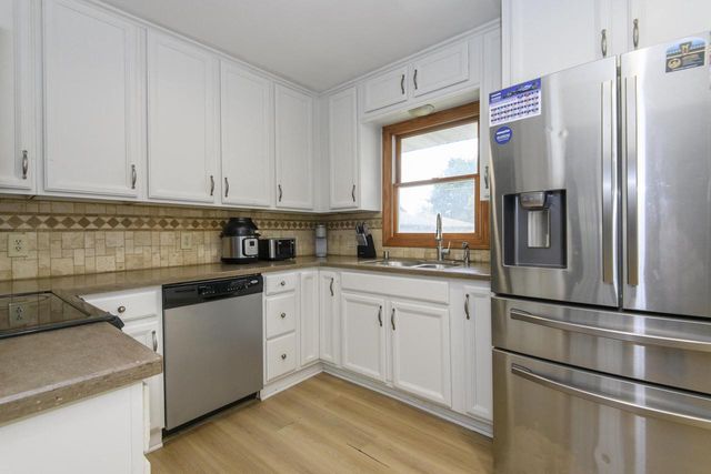 1515 19th AVENUE, Kenosha, WI 53140
