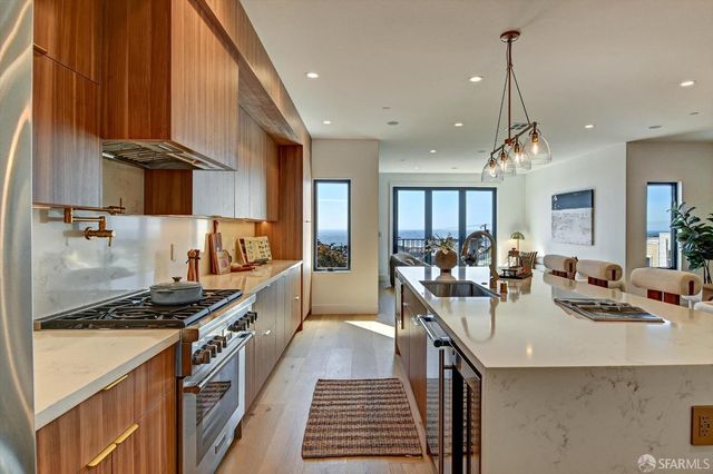 1719 33rd Avenue, San Francisco, CA 94122