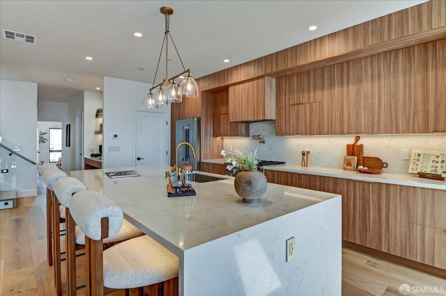 1719 33rd Avenue, San Francisco, CA 94122