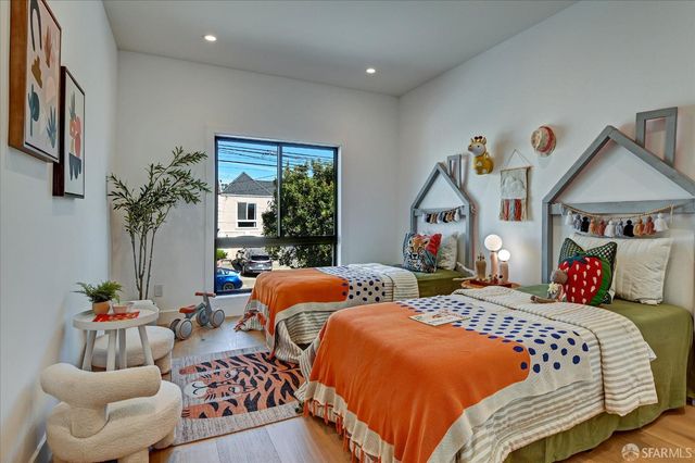 1719 33rd Avenue, San Francisco, CA 94122